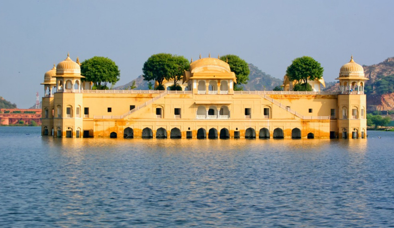 7 Days Golden Triangle Tour with Mandawa