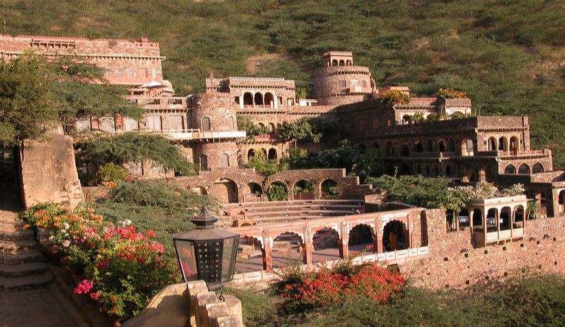 Golden Triangle with Neemrana Fort Tour