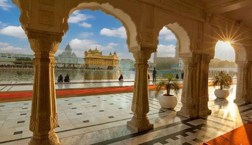 Golden Triangle Tour with Amritsar & Varanasi
